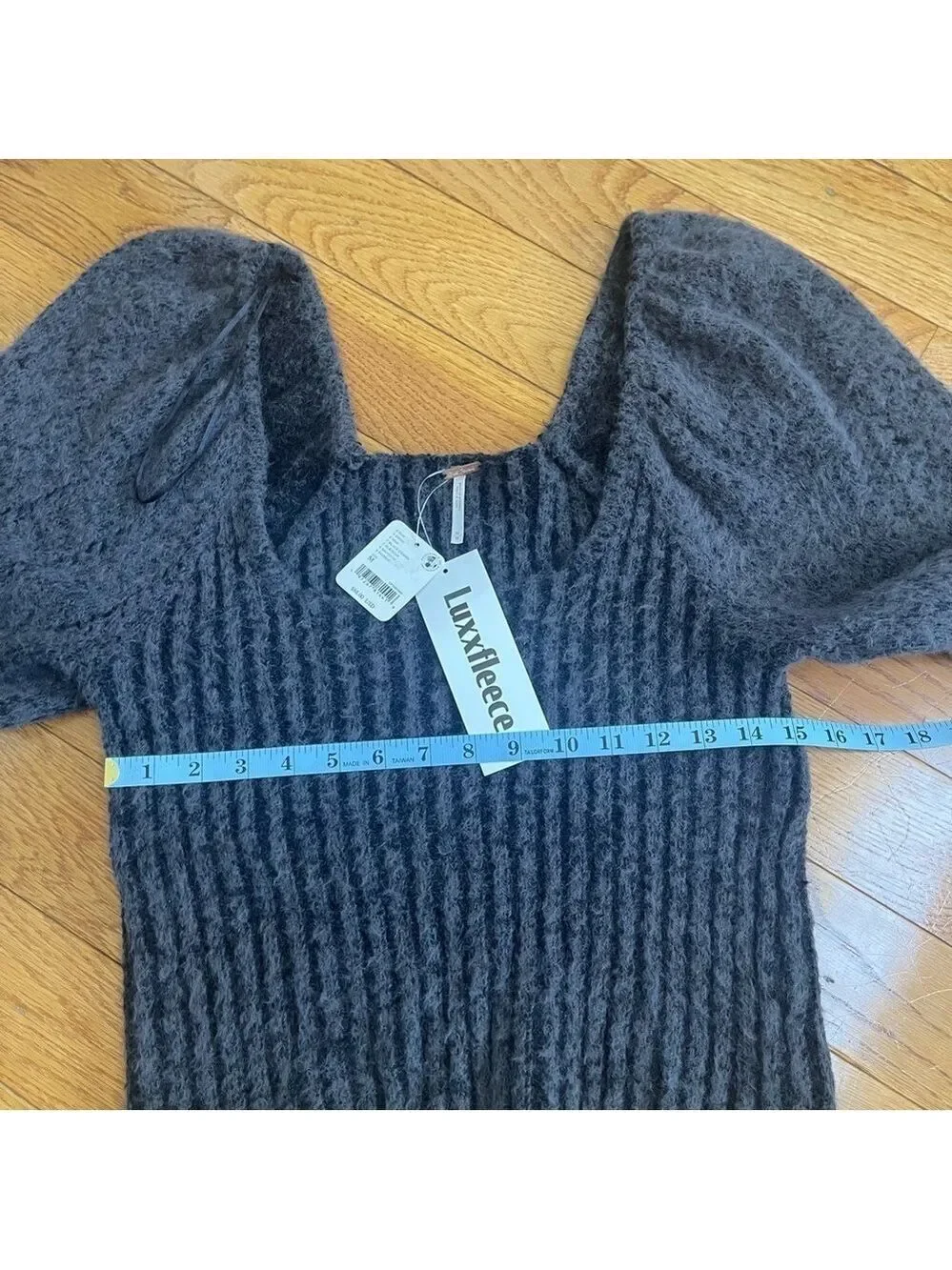 Free People Katie Pullover Black Ribbed Cropped Sweater Puff Long Sleeves Sz M